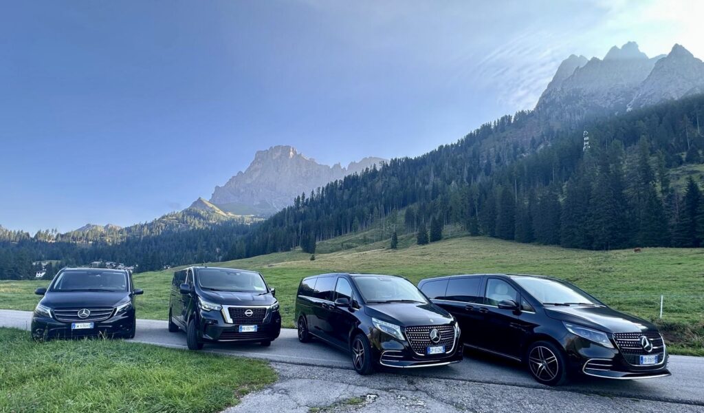 Flotta van Happy Travels Dolomiti per transfer privati